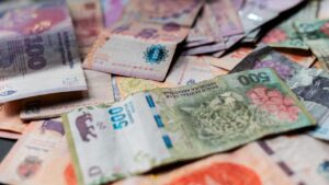 Peso fuerte y 21% de inflación: la paradoja de la economía argentina